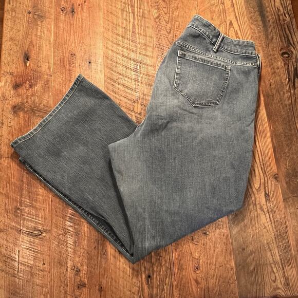 Torrid Jeans Slim Boot Blue Denim Medium Wash Bootcut Stretch Size 26 R = 44x29 - Picture 4 of 9